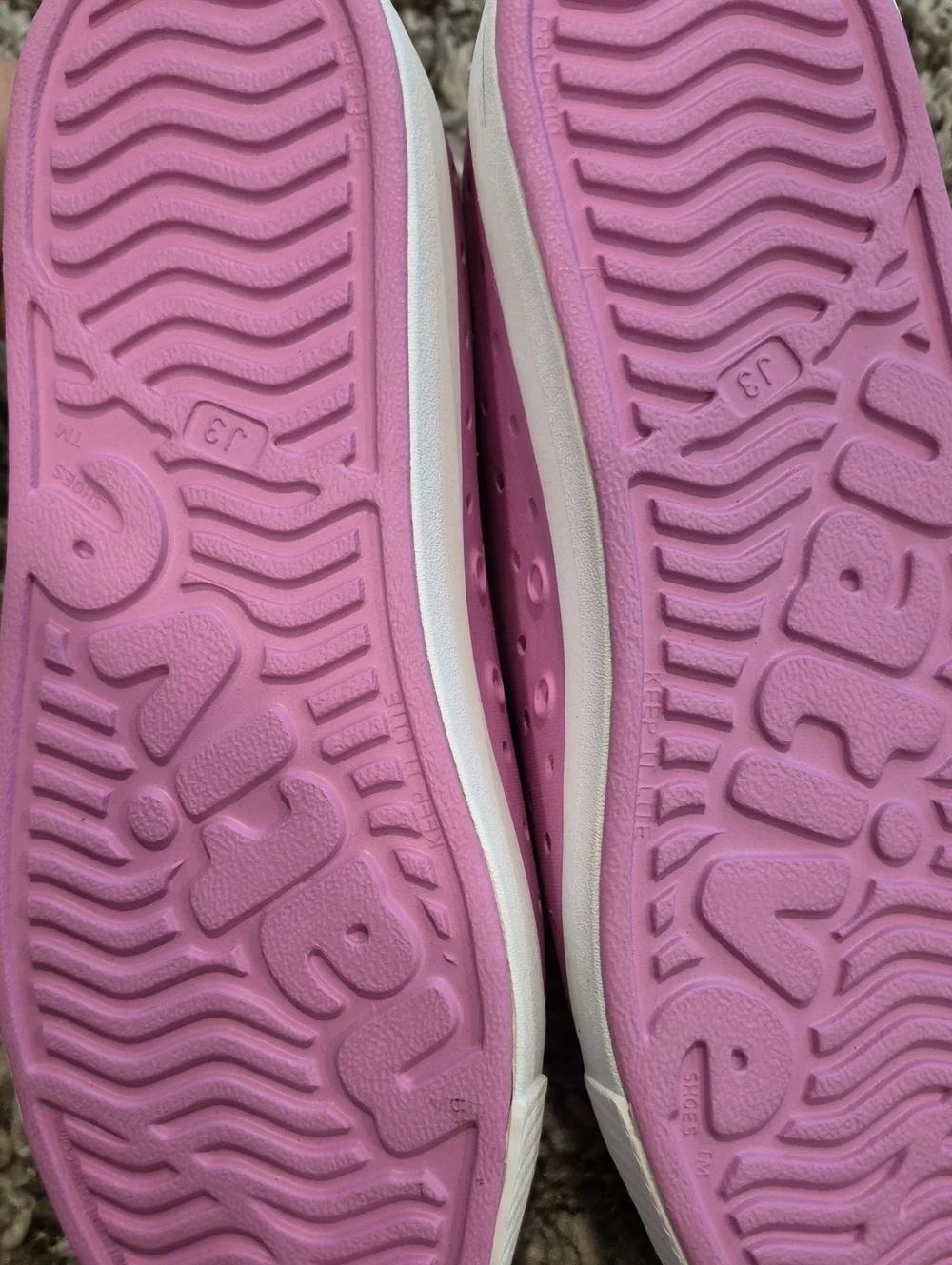 Native Jefferson Shoes In Winterberry Pink
